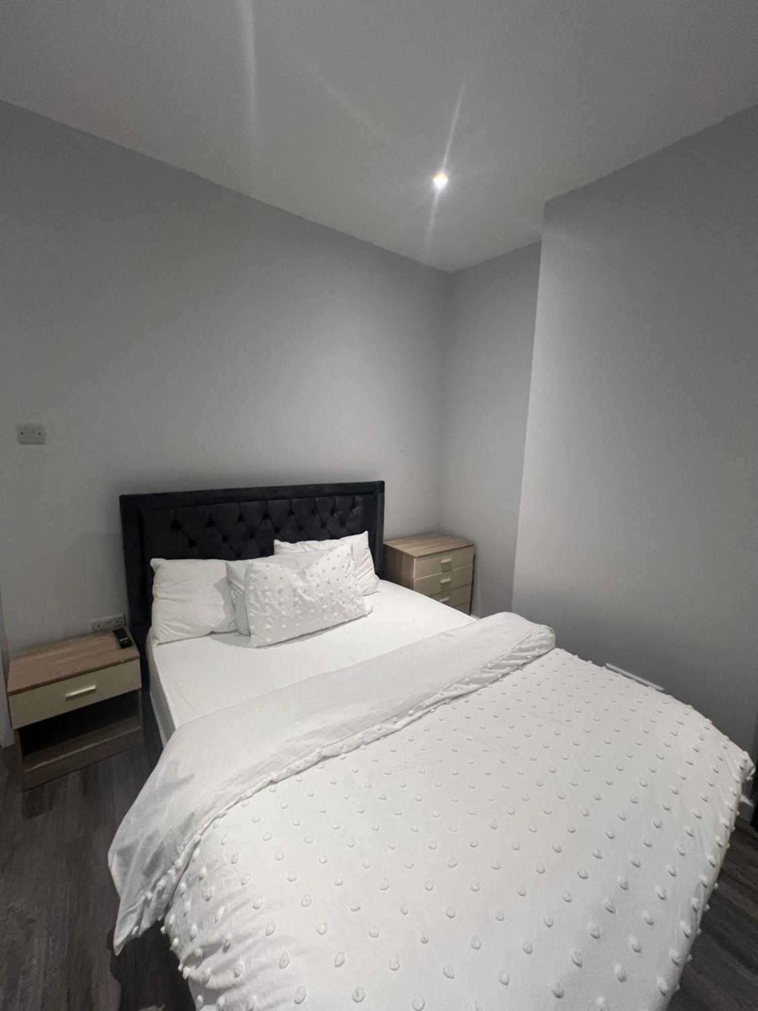 Spencer Bridge Rooms By Afl Northampton Eksteriør billede